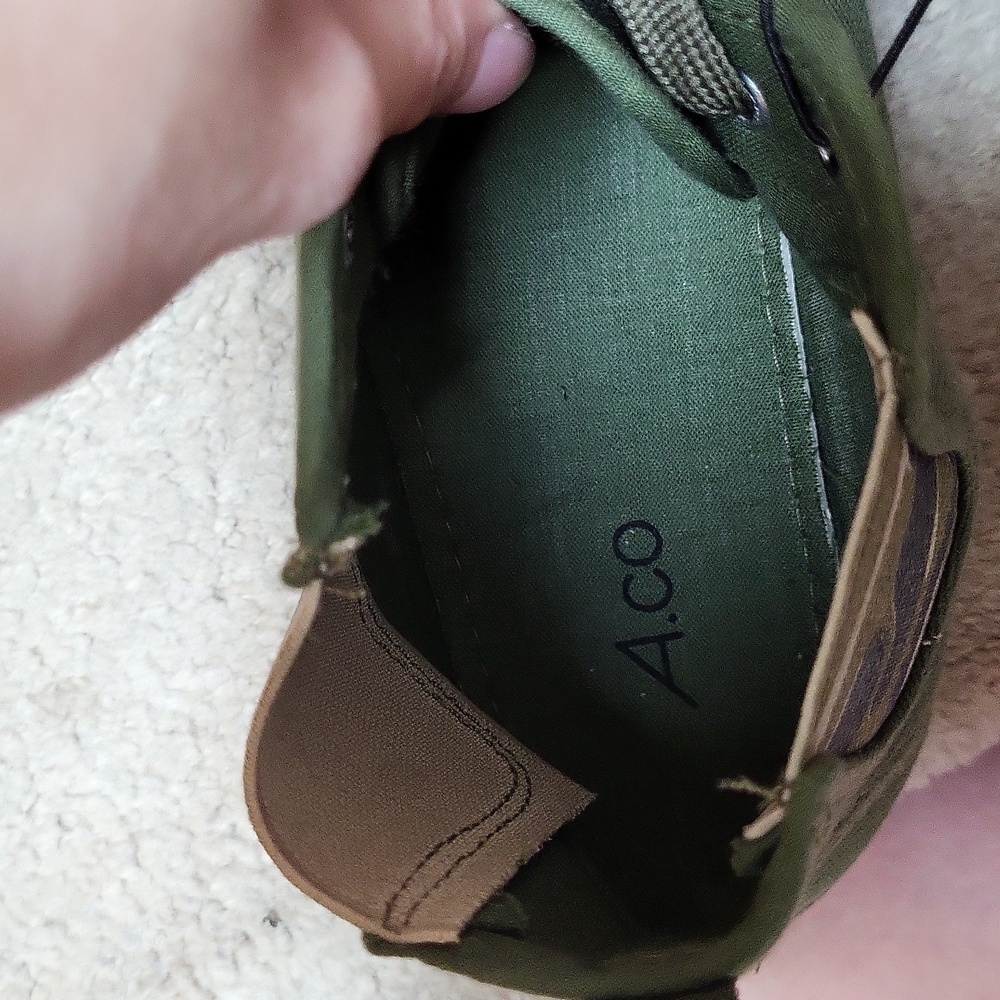 NWT! Army Green Lace-up Shoes! Size 9! - Picture 6 of 8